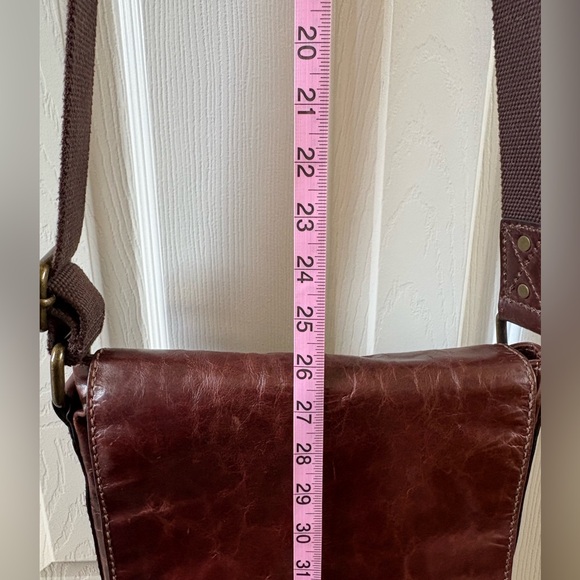 Fossil Leather Messenger Bag - Picture 16 of 16
